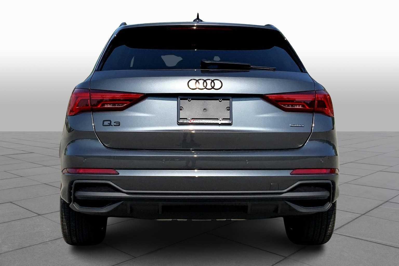 Vehicle image 4 of 18