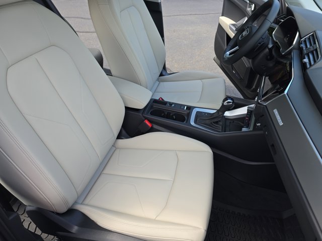 Vehicle image 16 of 35