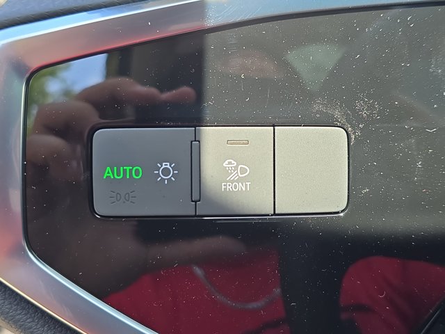 Vehicle image 30 of 35