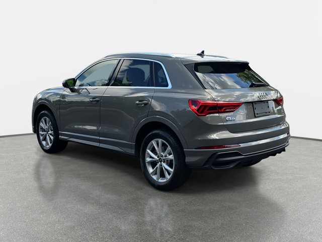 Vehicle image 7 of 35