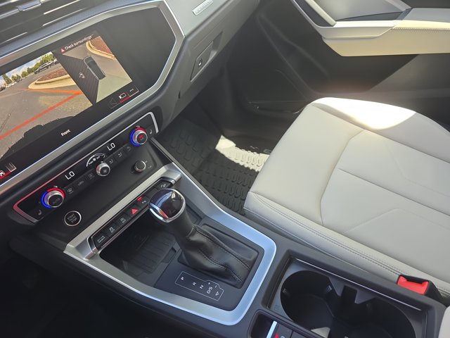 Vehicle image 26 of 35