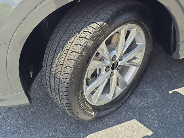 Vehicle image 11 of 35