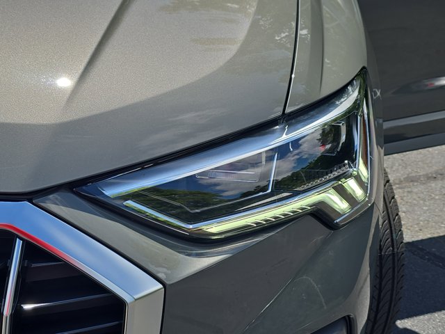Vehicle image 31 of 35