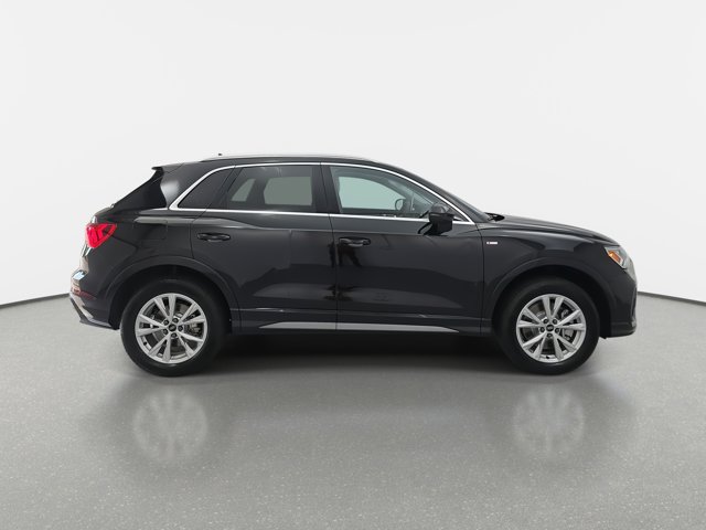 Vehicle image 4 of 35