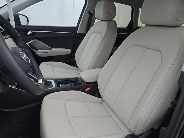 Vehicle image 13 of 35