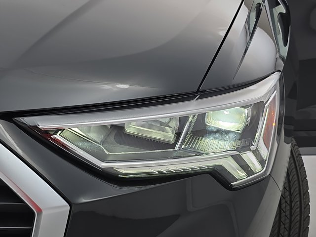 Vehicle image 32 of 35