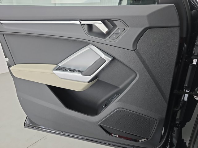 Vehicle image 22 of 35