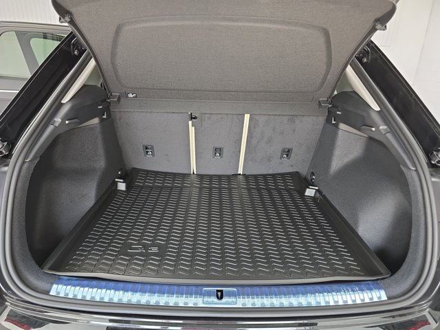 Vehicle image 12 of 35