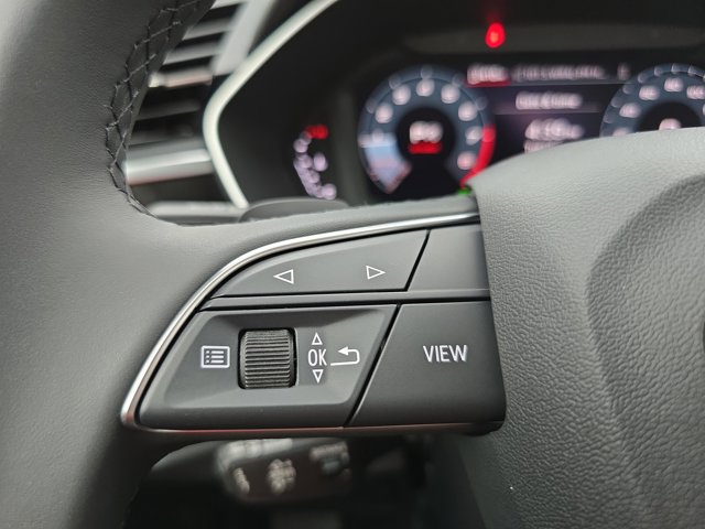 Vehicle image 27 of 35