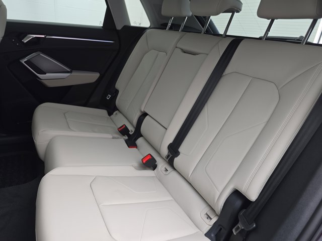 Vehicle image 15 of 35