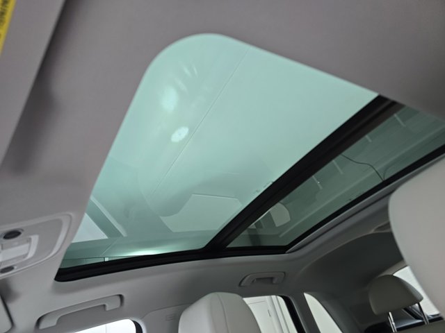 Vehicle image 34 of 35