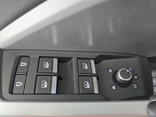 Vehicle image 26 of 35