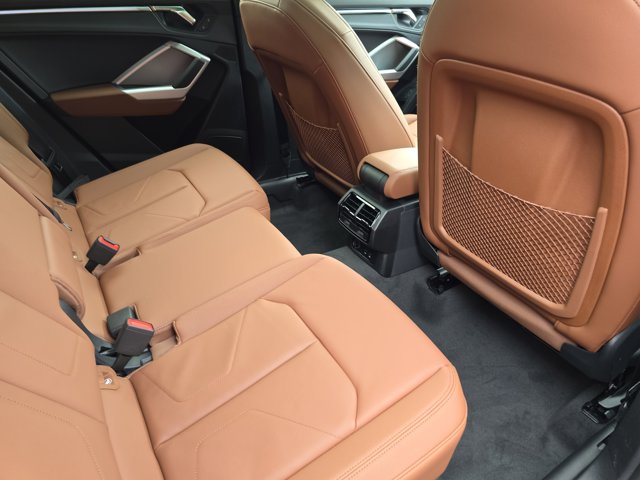 Vehicle image 13 of 35