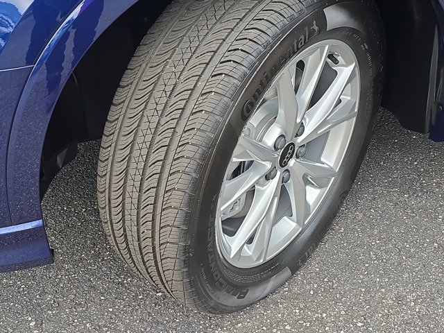 Vehicle image 10 of 35