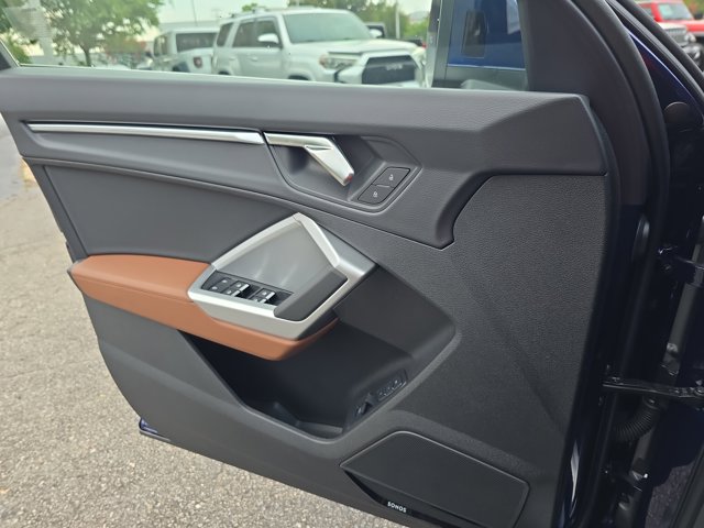 Vehicle image 24 of 35