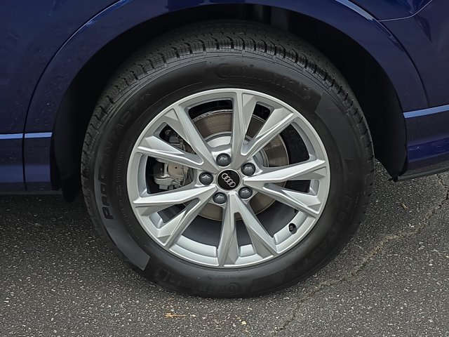 Vehicle image 9 of 35