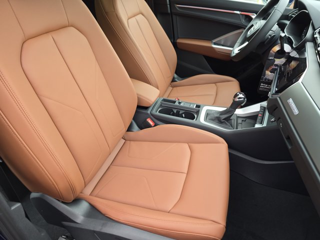 Vehicle image 15 of 35