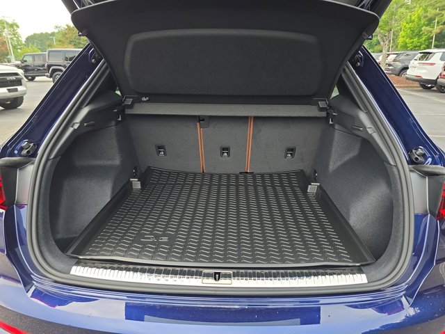 Vehicle image 11 of 35