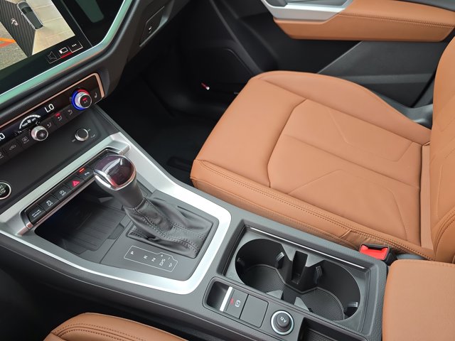 Vehicle image 23 of 35