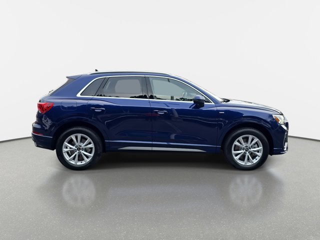 Vehicle image 4 of 35