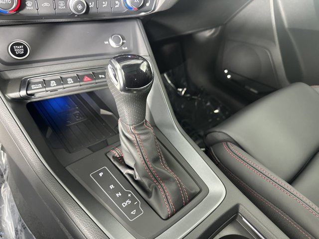 Vehicle image 21 of 27