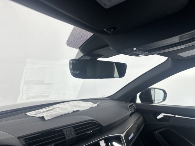 Vehicle image 12 of 27