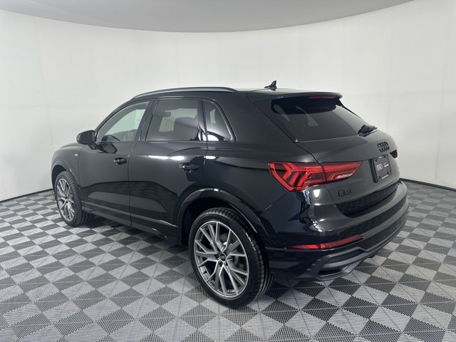 Vehicle image 6 of 27