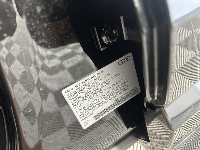 Vehicle image 25 of 27