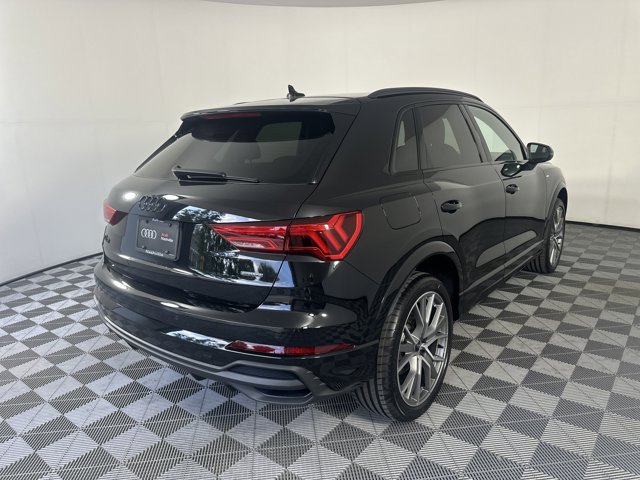 Vehicle image 4 of 27
