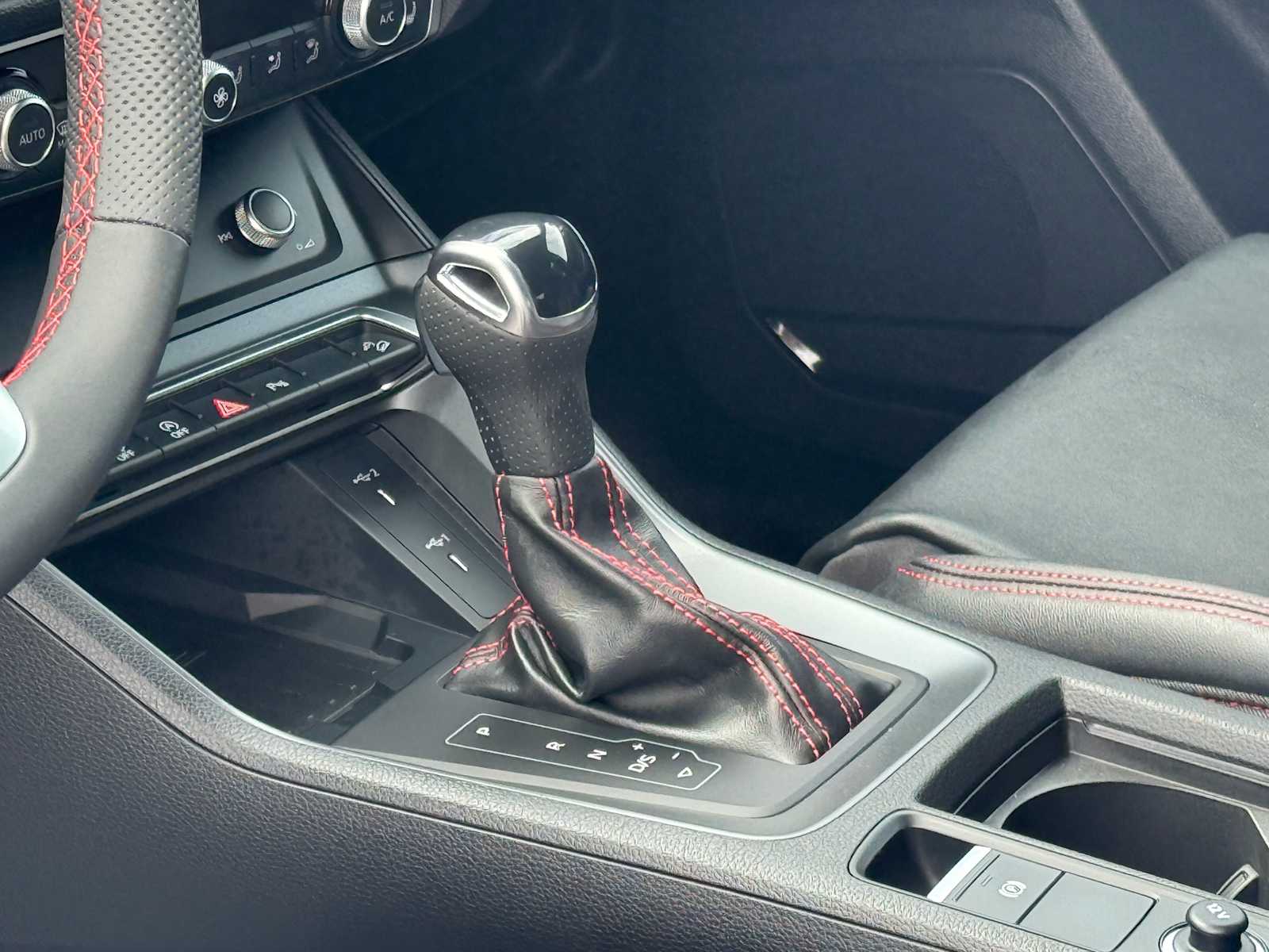 Vehicle image 24 of 38