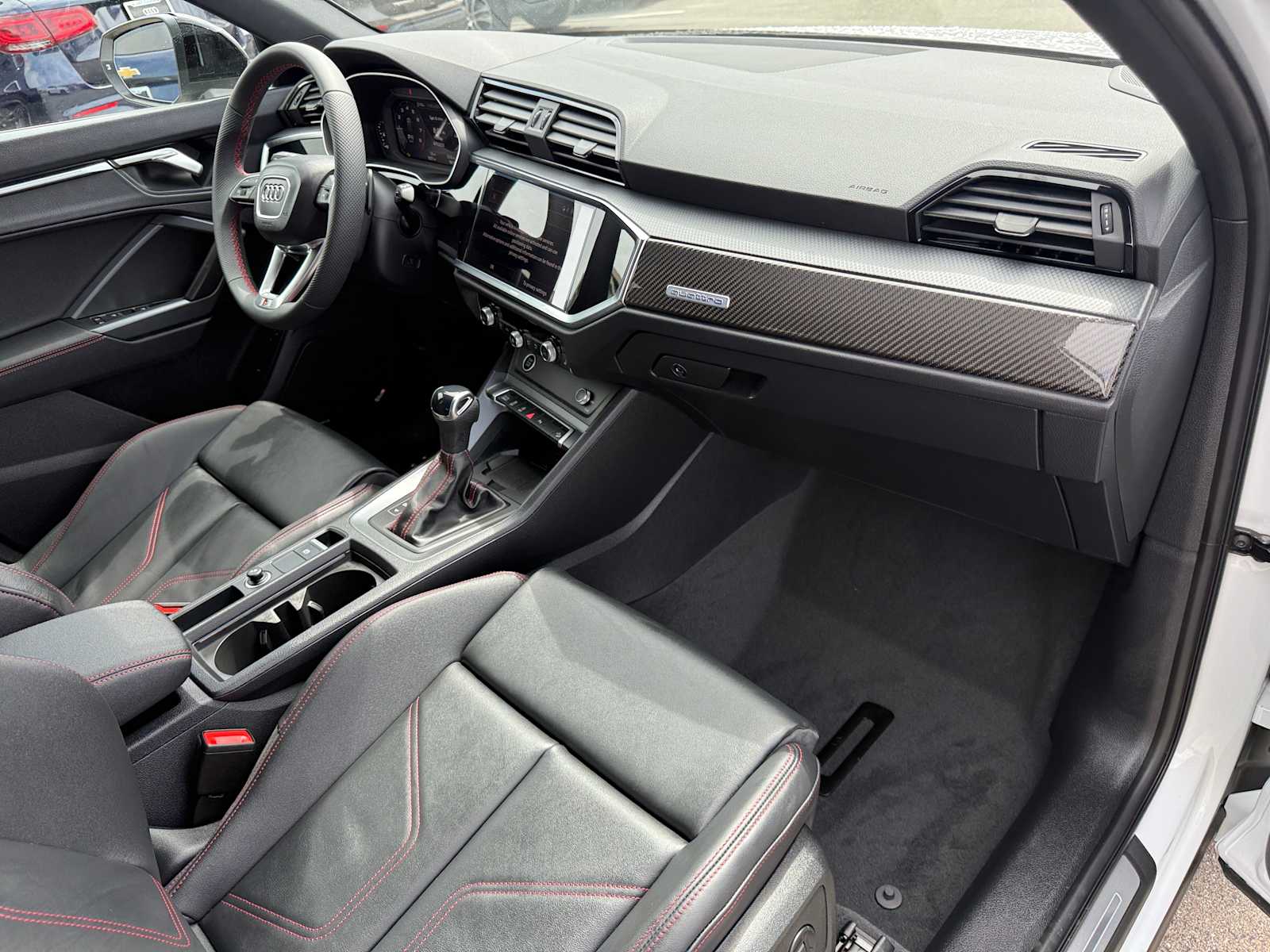 Vehicle image 16 of 38