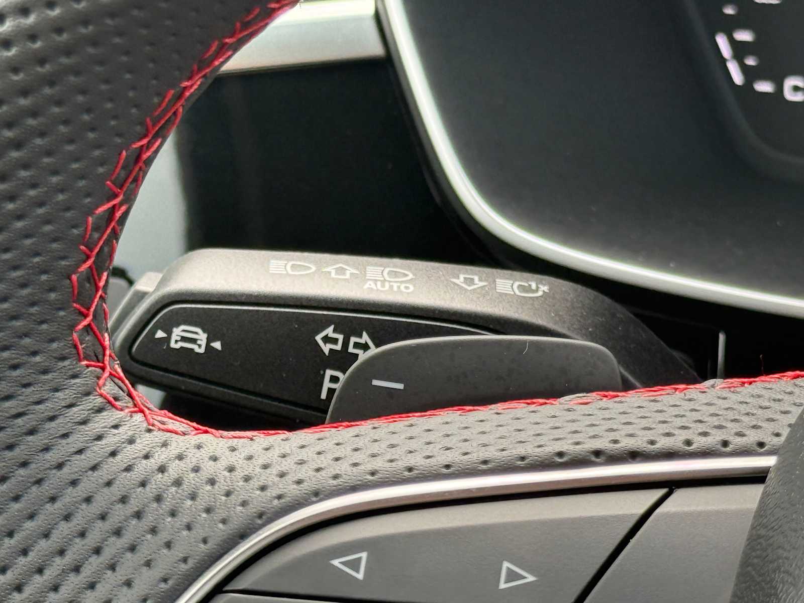 Vehicle image 28 of 38