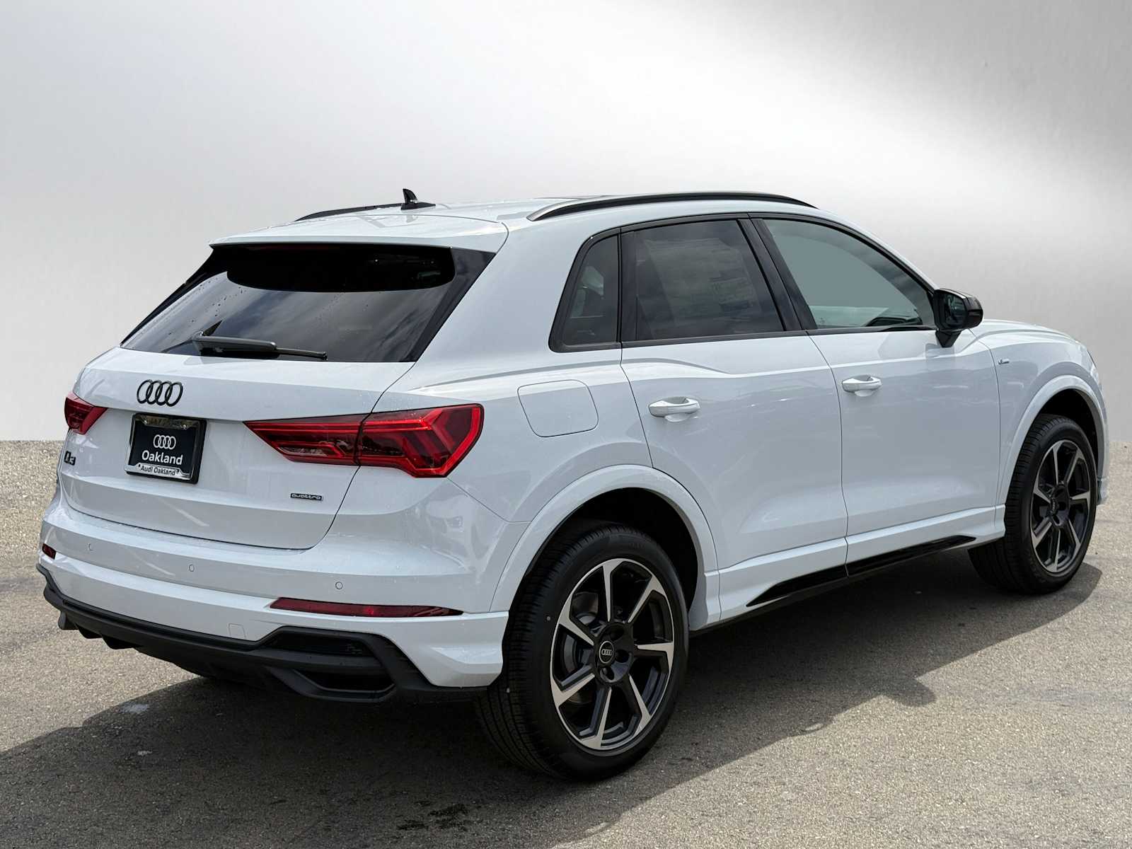 Vehicle image 5 of 38