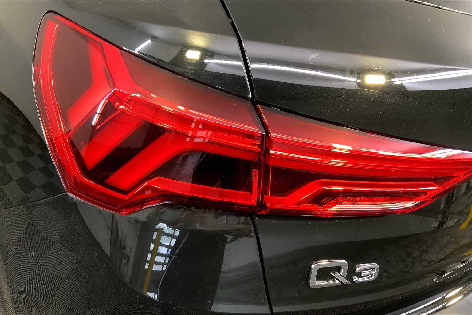 Vehicle image 19 of 19