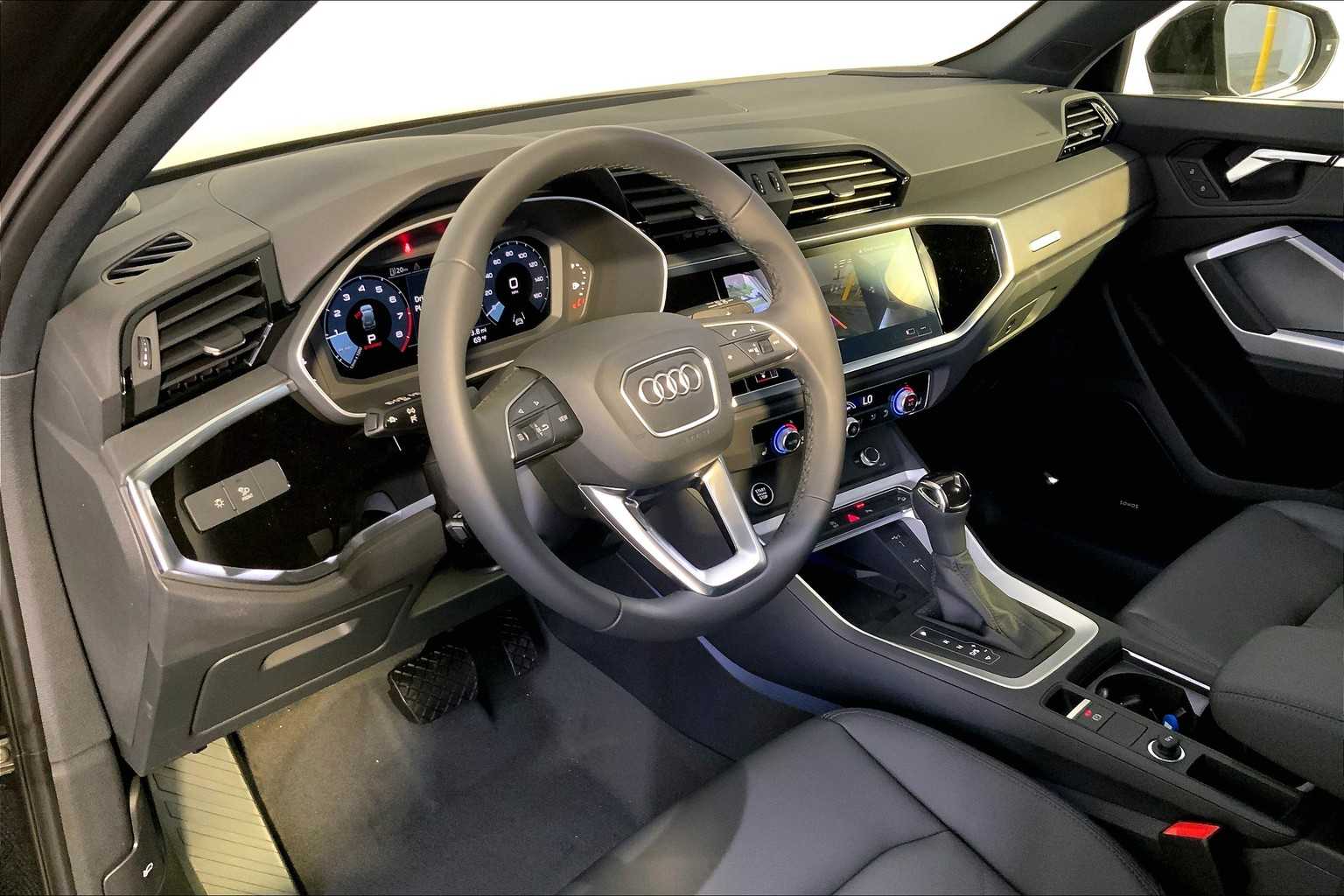 Vehicle image 11 of 19