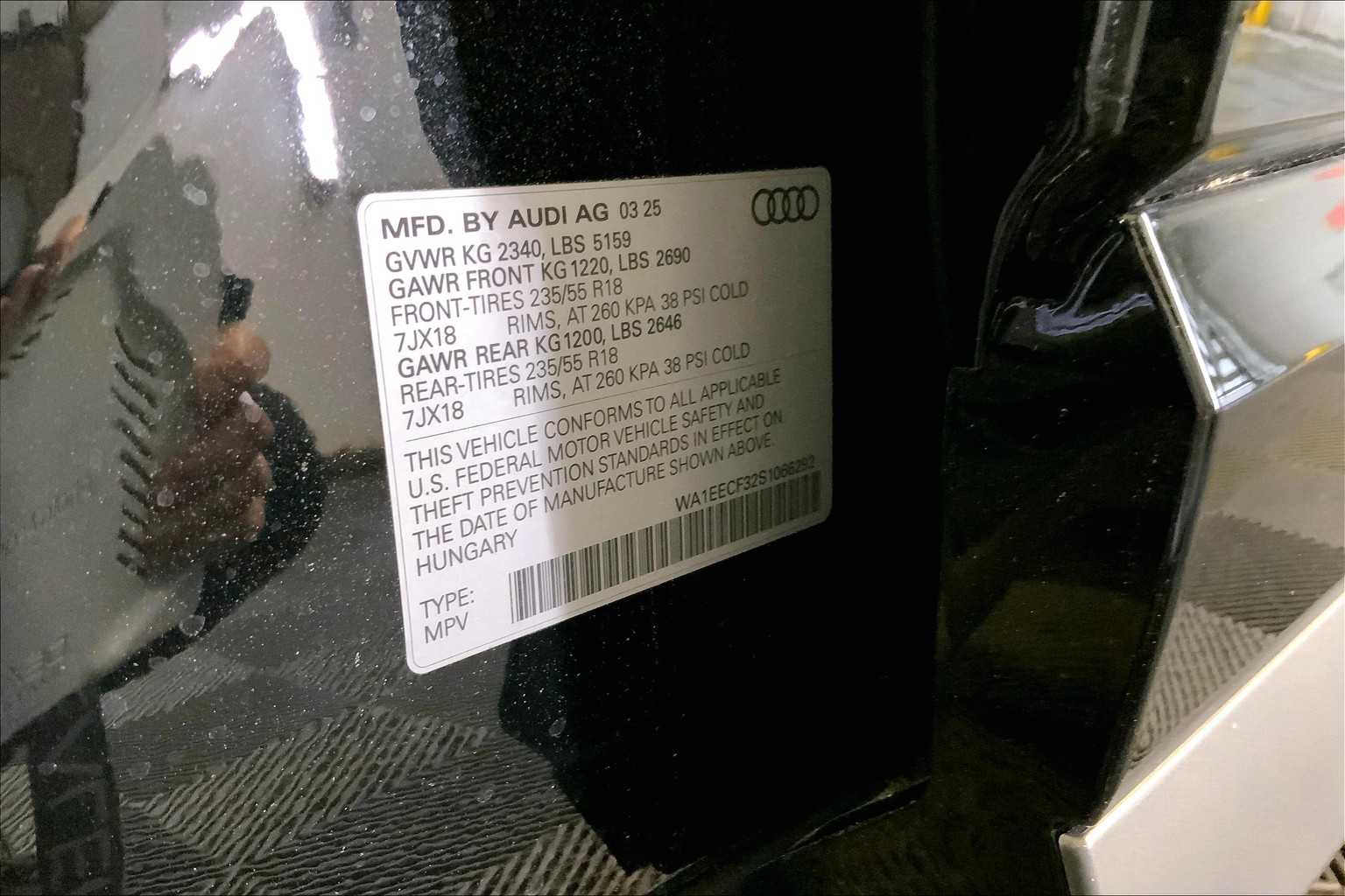 Vehicle image 16 of 19