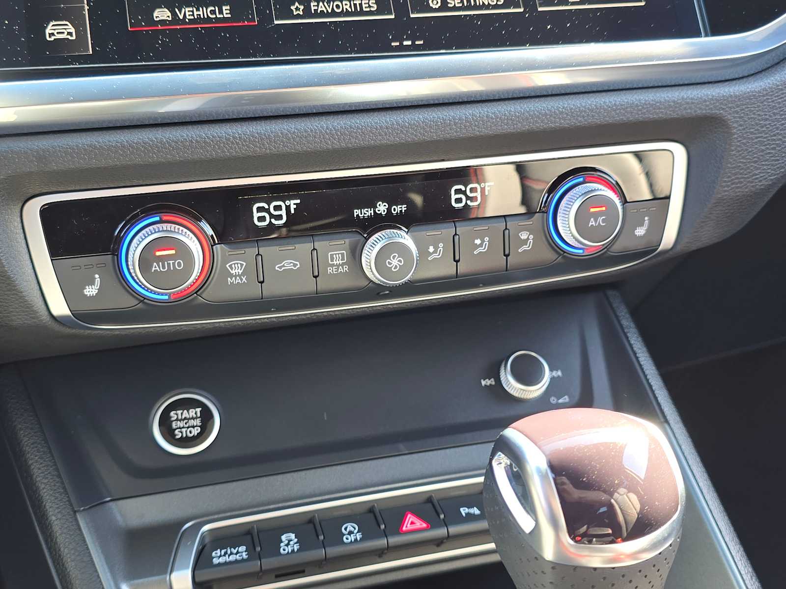 2025 Audi Q3 S Line Premium Plus Image 25 of 33