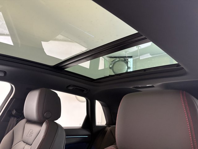 Vehicle image 25 of 27