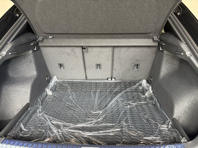 Vehicle image 10 of 27