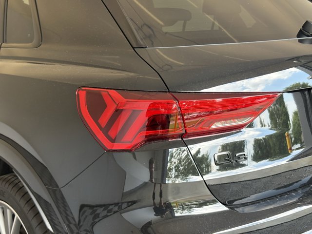 Vehicle image 24 of 27