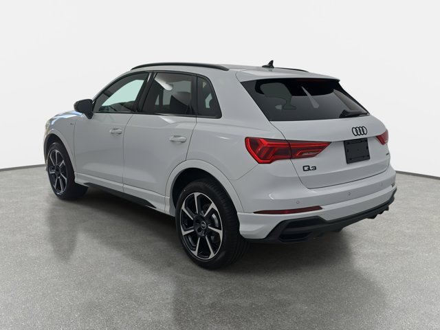 Vehicle image 7 of 34