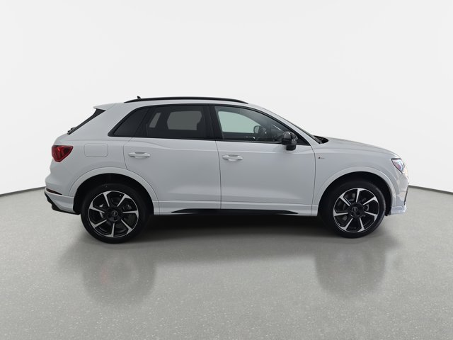 Vehicle image 4 of 34