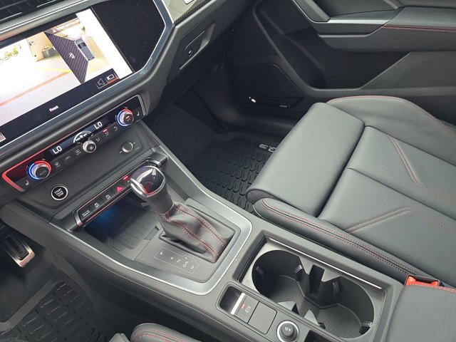 Vehicle image 23 of 34