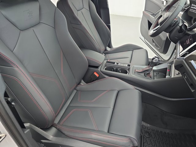 Vehicle image 14 of 34