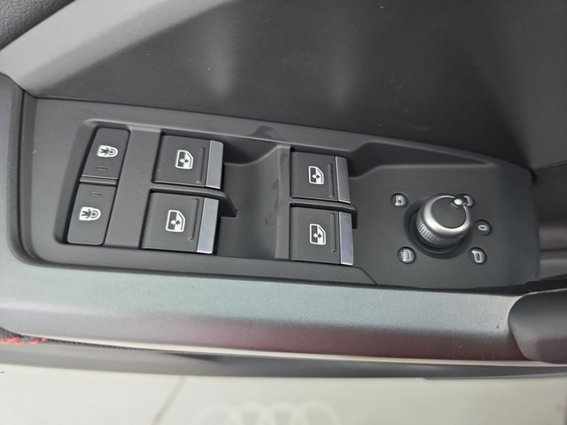 Vehicle image 27 of 34