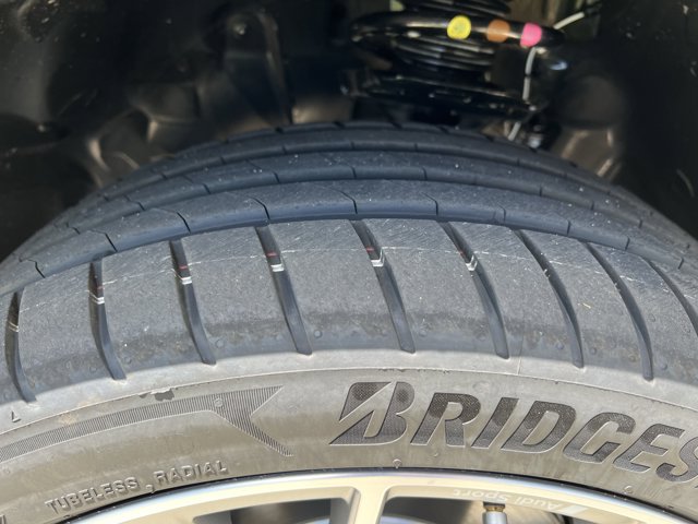 Vehicle image 11 of 37