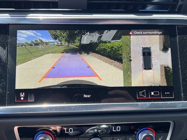 Vehicle image 27 of 37