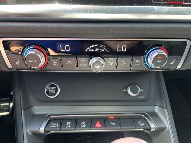 Vehicle image 31 of 37