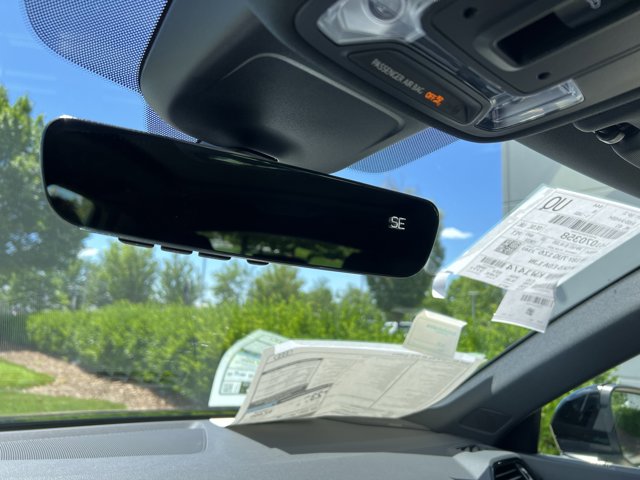 Vehicle image 29 of 37