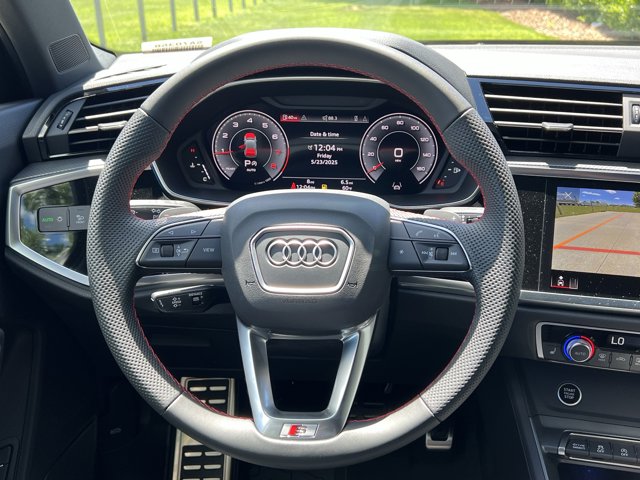 Vehicle image 17 of 37